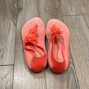 Iconic Crocs Comfort sandals